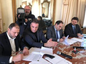 19 febbraio 2019 Comune Taranto, Patronelli firma protocollo intesa