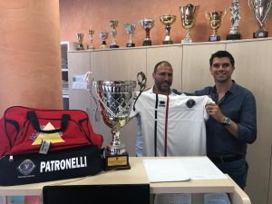 13 giu consegna maglia al pres